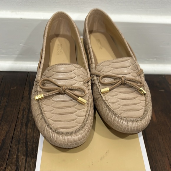 MICHAEL Michael Kors Women's Daisy Moc - Picture 9 of 9